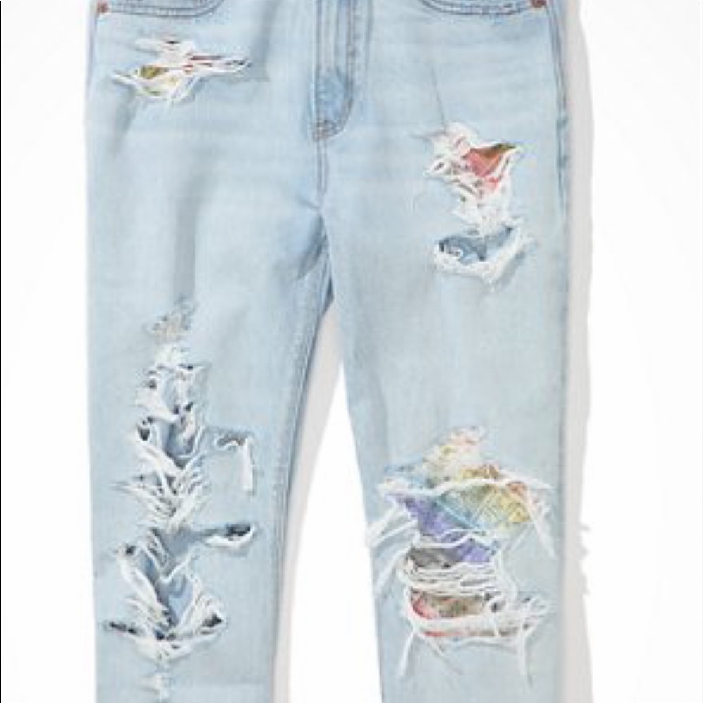 Cute AE jeans! Washed but never worn- these are great and so on trend.